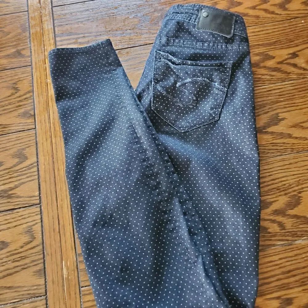 Silver jean co suki super skinny blue polkadot 27